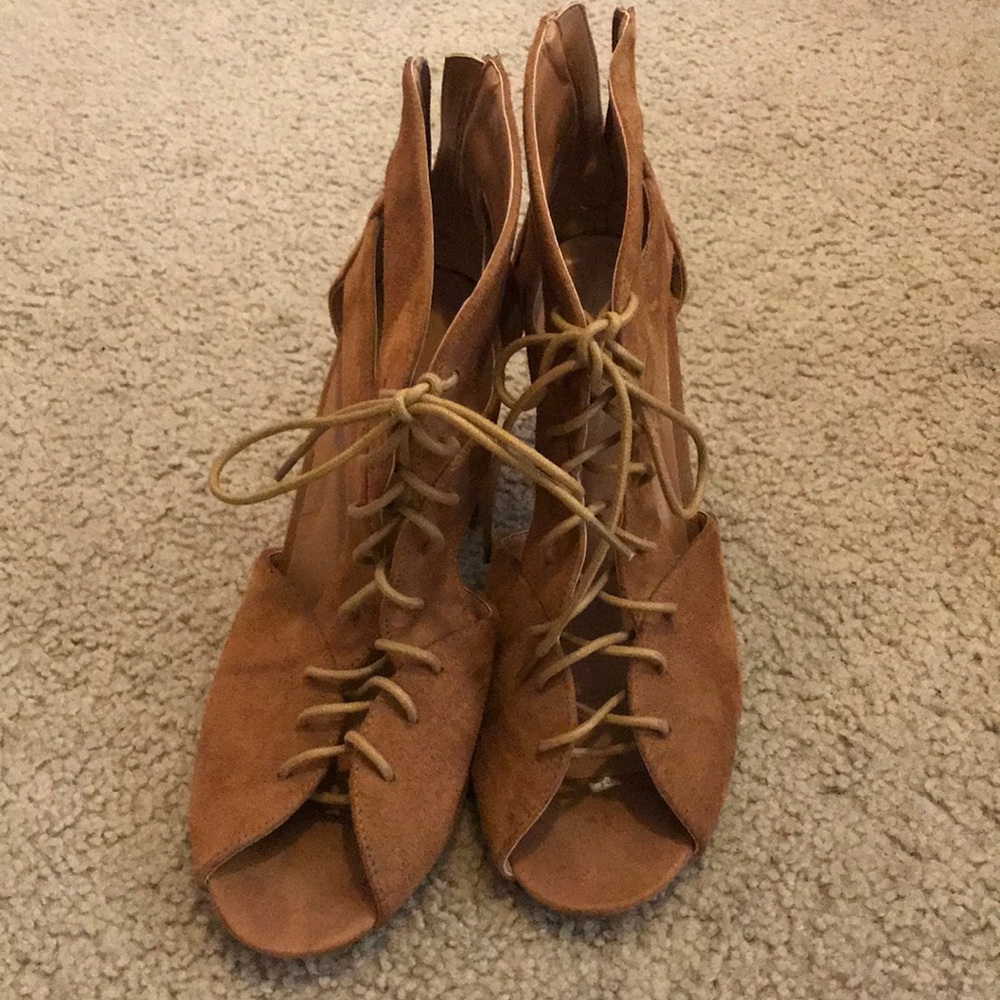Brown suede lace up block heels. Sz 10